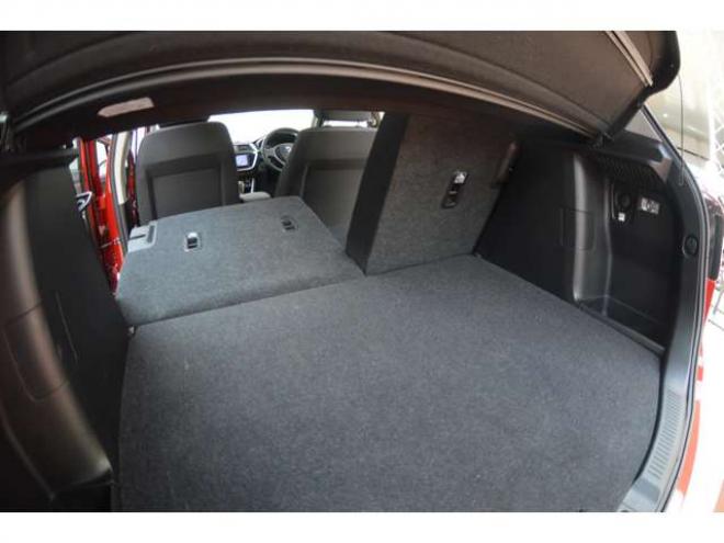 SX4S-CROSS 1.6 4WD　ALLGRIP4WD横滑り防止装置パドルシフトクルーズコントロール社外ナビTVバックカメラディスチャージヘッドライトシートヒータースマートキー 1600