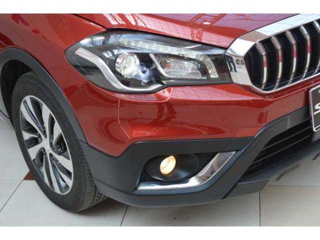 SX4S-CROSS 1.6 4WD　ALLGRIP4WD横滑り防止装置パドルシフトクルーズコントロール社外ナビTVバックカメラディスチャージヘッドライトシートヒータースマートキー 1600
