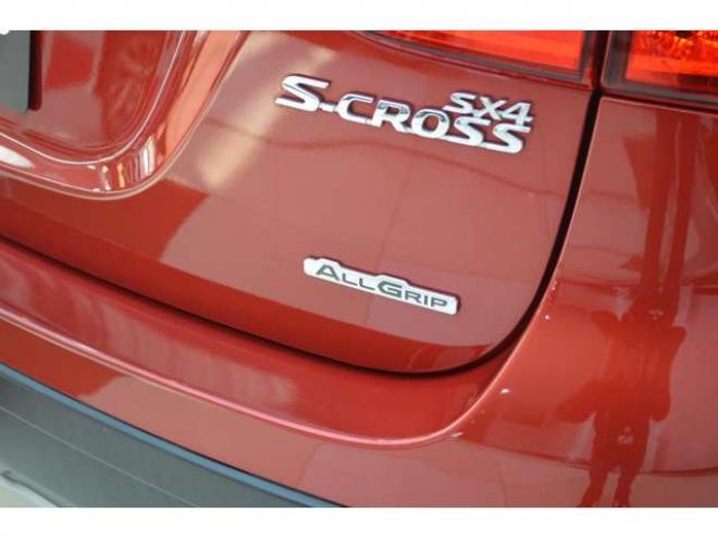 SX4S-CROSS 1.6 4WD　ALLGRIP4WD横滑り防止装置パドルシフトクルーズコントロール社外ナビTVバックカメラディスチャージヘッドライトシートヒータースマートキー 1600