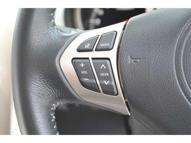 エスクード2.4 ランドブリーズ 4WD　ワンオーナー特別仕様車4WD横滑り防止装置サンルーフ社外ナビTVバックカメラETCドライブレコーダーハーフレザーシートヒーターHIDライトクルーズコントロール 2400