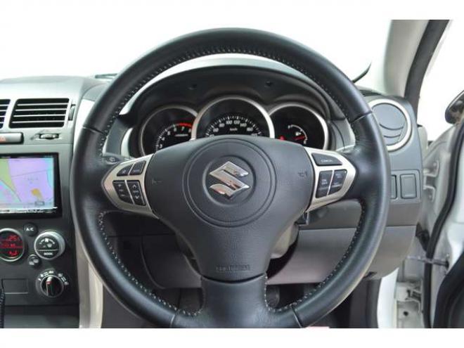 エスクード2.4 ランドブリーズ 4WD　ワンオーナー特別仕様車4WD横滑り防止装置サンルーフ社外ナビTVバックカメラETCドライブレコーダーハーフレザーシートヒーターHIDライトクルーズコントロール 2400