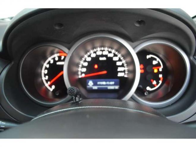 エスクード2.4 XG 4WD　ワンオーナー車5速マニュアル4WD横滑り防止装置クルーズコントロール純正ナビTVバックカメラETCディスチャージヘッドライトシートヒーター純正17インチアルミドライブレコーダー 2400