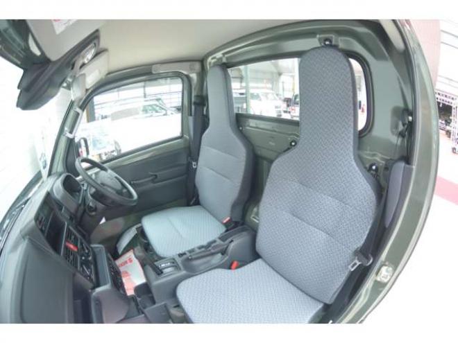 キャリーKC 3方開 4WD　届出済未使用車パートタイム4WDセーフティサポート搭載アイドリングストップ横滑り防止装置ハイビームアシストLEDライト 登録済未使用車 660
