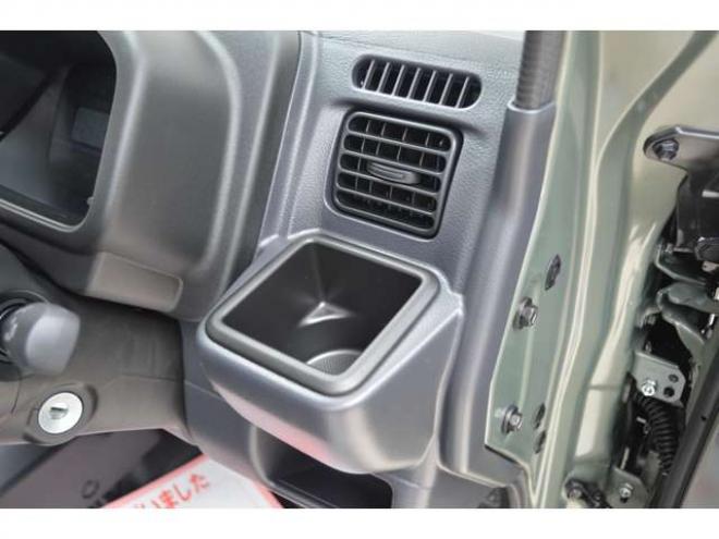 キャリーKC 3方開 4WD　届出済未使用車パートタイム4WDセーフティサポート搭載アイドリングストップ横滑り防止装置ハイビームアシストLEDライト 登録済未使用車 660