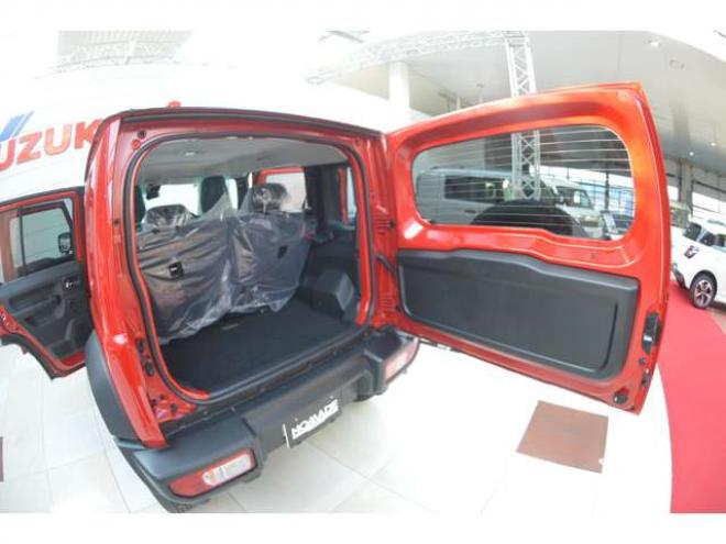 ジムニーノマド1.5 FC 4WD　登録済未使用車4WDセーフティサポート搭載デュアルカメラブレーキサポート後退時ブレーキサポート7インチワイドナビTVアダプティブクルーズコントロールハイビームアシストLEDライトシートヒーター 登録済未使用車 1500