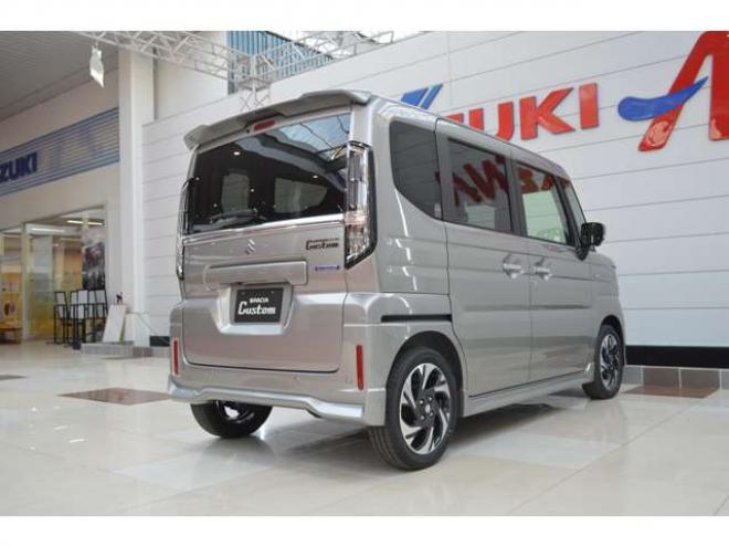 スペーシアカスタム ハイブリッド XS 4WD　ハイブリッド4WDセーフティサポート搭載スズキコネクト対応通信機装着車アダプティブクルーズコントロール全方位モニター付9インチナビ両側オートスライドドアLEDステアリングヒーターパーキングセンサー 登録済未使用車 660