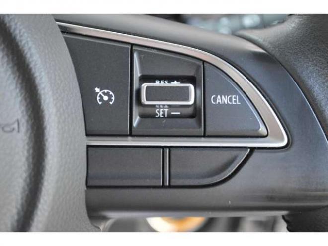 ジムニーXC 4WD　ワンオーナー車F5速マニュアル4WDターボセーフティサポート搭載アイドリングストップ純正ナビTVマットタイヤ横滑り防止装置ハイビームアシストLEDライトクルーズコントロールETC 660