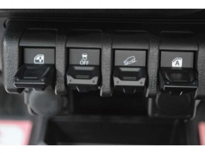 ジムニーXC 4WD　ワンオーナー車F5速マニュアル4WDターボセーフティサポート搭載アイドリングストップ純正ナビTVマットタイヤ横滑り防止装置ハイビームアシストLEDライトクルーズコントロールETC 660