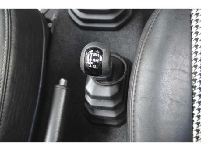 ジムニーXC 4WD　ワンオーナー車F5速マニュアル4WDターボセーフティサポート搭載アイドリングストップ純正ナビTVマットタイヤ横滑り防止装置ハイビームアシストLEDライトクルーズコントロールETC 660