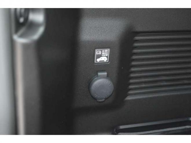 ジムニーXC 4WD　ワンオーナー車F5速マニュアル4WDターボセーフティサポート搭載アイドリングストップ純正ナビTVマットタイヤ横滑り防止装置ハイビームアシストLEDライトクルーズコントロールETC 660