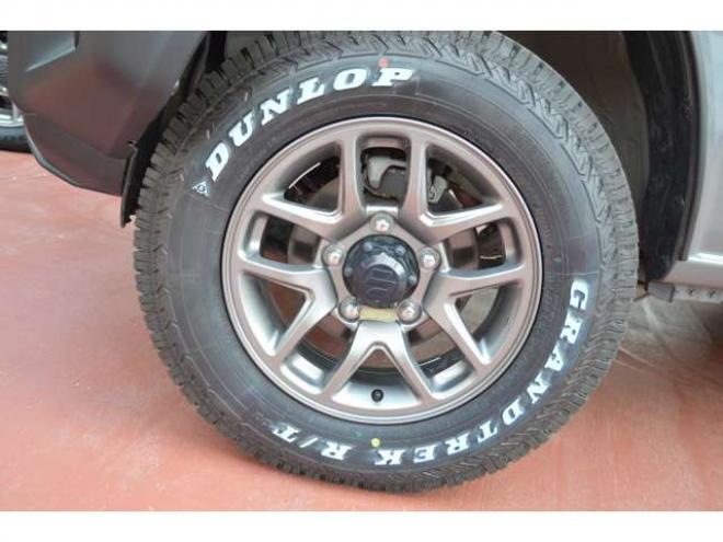 ジムニーXC 4WD　ワンオーナー車F5速マニュアル4WDターボセーフティサポート搭載アイドリングストップ純正ナビTVマットタイヤ横滑り防止装置ハイビームアシストLEDライトクルーズコントロールETC 660
