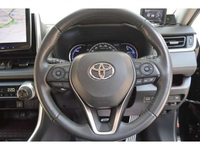 RAV-42.5 ハイブリッド G E-Four 4WD　ワンオーナー車ハイブリッド4WDプリクラッシュセーフティ黒革シートヒーターレーダークルーズコントロール11インチナビTVバックカメラLEDパワーバックドアステアリングヒーター横滑り防止装置パーキングセンサー 2500