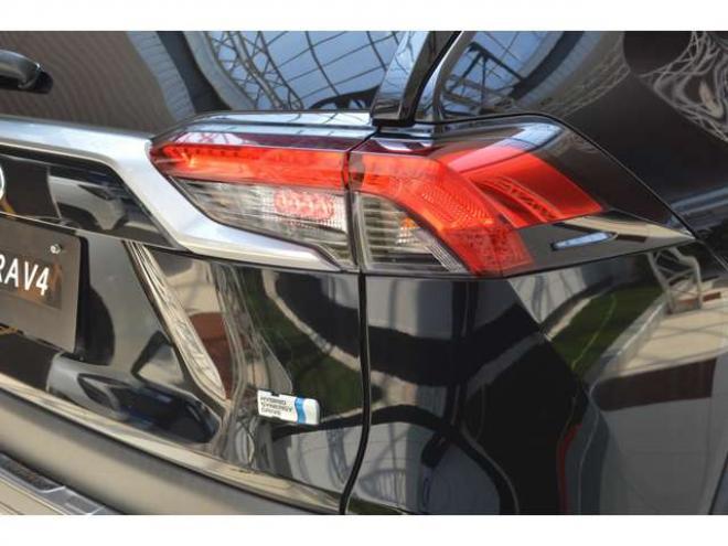 RAV-42.5 ハイブリッド G E-Four 4WD　ワンオーナー車ハイブリッド4WDプリクラッシュセーフティ黒革シートヒーターレーダークルーズコントロール11インチナビTVバックカメラLEDパワーバックドアステアリングヒーター横滑り防止装置パーキングセンサー 2500