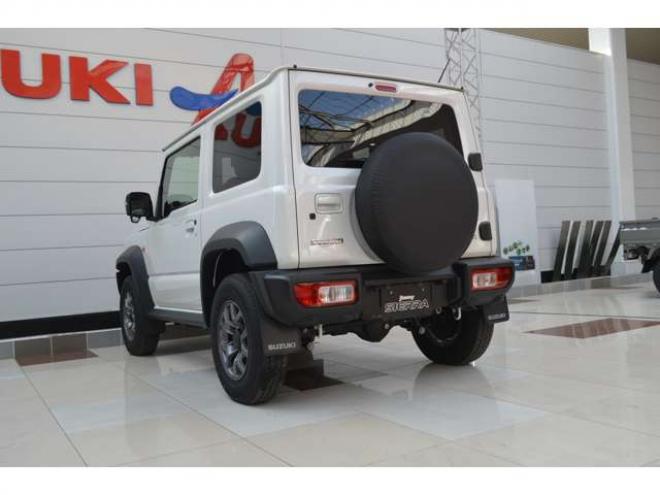 ジムニーシエラ1.5 JC 4WD　ワンオーナー車4WDセーフティサポート搭載アイドリングストップハイビームアシストLEDライト後退時ブレーキサポート9インチナビTVバックカメラ社外デジタルインナーミラーアクルーズコントロール 1500