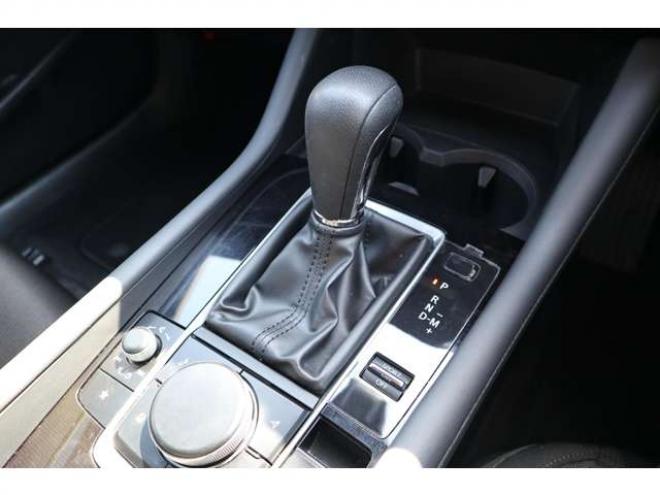 MAZDA3ファストバック 1.5 15C 4WD　純正フルセグナビ　Bluetooth HDMI バックカメラ　パーキングソナー　社外ドラレコ　ETC　電動パーキングブレーキ　アダプティブクルーズコントロール　ブラインドスポットモニター 1500