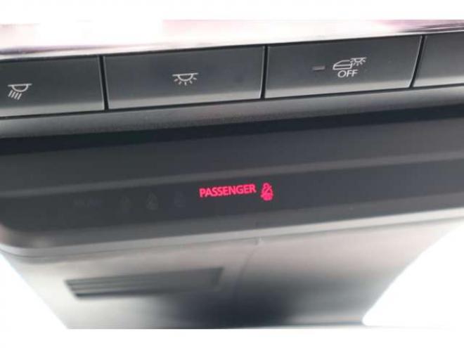 MAZDA3ファストバック 1.5 15C 4WD　純正フルセグナビ　Bluetooth HDMI バックカメラ　パーキングソナー　社外ドラレコ　ETC　電動パーキングブレーキ　アダプティブクルーズコントロール　ブラインドスポットモニター 1500