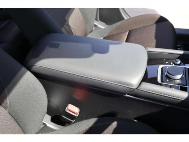 MAZDA3ファストバック 1.5 15C 4WD　純正フルセグナビ　Bluetooth HDMI バックカメラ　パーキングソナー　社外ドラレコ　ETC　電動パーキングブレーキ　アダプティブクルーズコントロール　ブラインドスポットモニター 1500