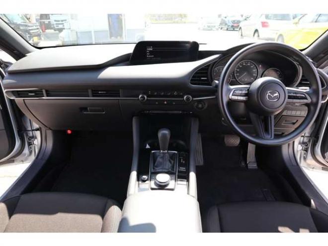 MAZDA3ファストバック 1.5 15C 4WD　純正フルセグナビ　Bluetooth HDMI バックカメラ　パーキングソナー　社外ドラレコ　ETC　電動パーキングブレーキ　アダプティブクルーズコントロール　ブラインドスポットモニター 1500