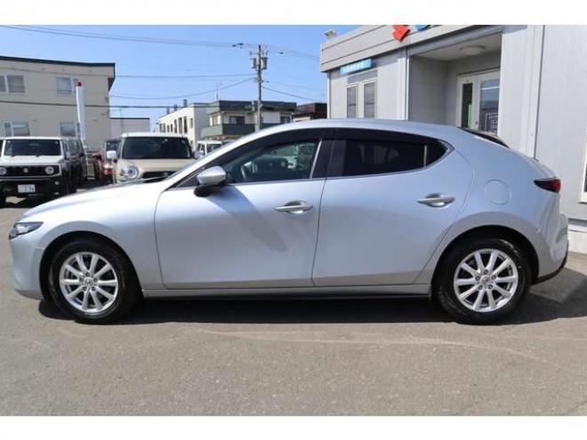MAZDA3ファストバック 1.5 15C 4WD　純正フルセグナビ　Bluetooth HDMI バックカメラ　パーキングソナー　社外ドラレコ　ETC　電動パーキングブレーキ　アダプティブクルーズコントロール　ブラインドスポットモニター 1500