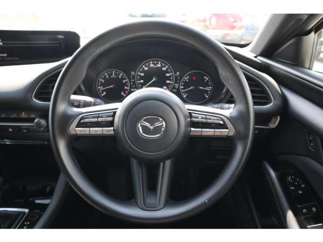 MAZDA3ファストバック 1.5 15C 4WD　純正フルセグナビ　Bluetooth HDMI バックカメラ　パーキングソナー　社外ドラレコ　ETC　電動パーキングブレーキ　アダプティブクルーズコントロール　ブラインドスポットモニター 1500