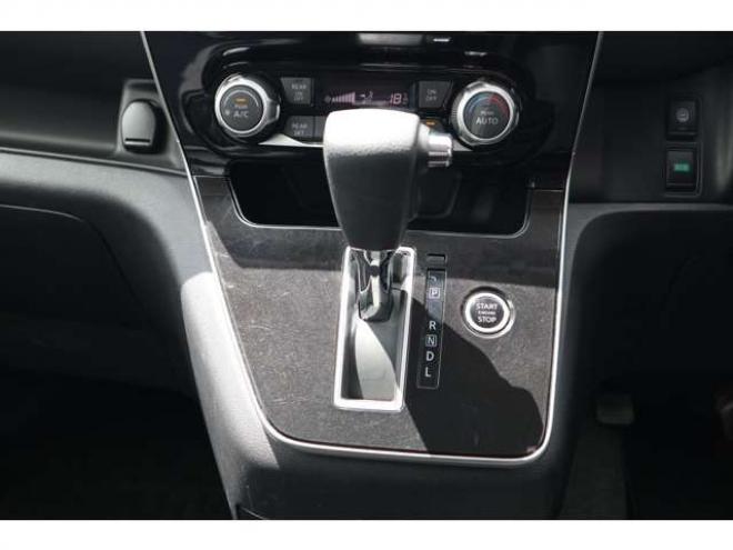 セレナ2.0 B 4WD　純正CDプレイヤー アラウンドビューモニター　前側純正ドラレコ　サイドビューモニター　エマージェンシーブレーキ　車線逸脱警報　ミラーヒーター 2000