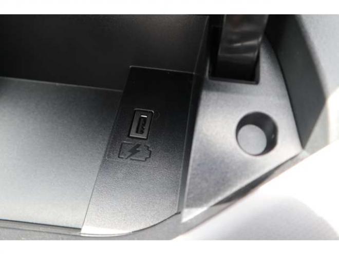 セレナ2.0 B 4WD　純正CDプレイヤー アラウンドビューモニター　前側純正ドラレコ　サイドビューモニター　エマージェンシーブレーキ　車線逸脱警報　ミラーヒーター 2000