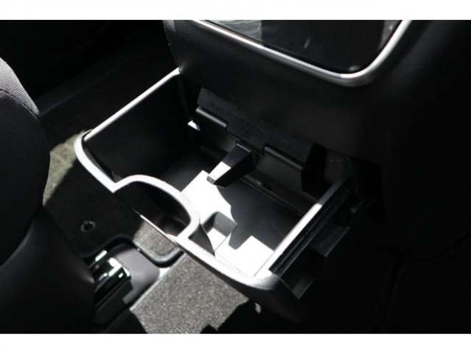 セレナ2.0 B 4WD　純正CDプレイヤー アラウンドビューモニター　前側純正ドラレコ　サイドビューモニター　エマージェンシーブレーキ　車線逸脱警報　ミラーヒーター 2000