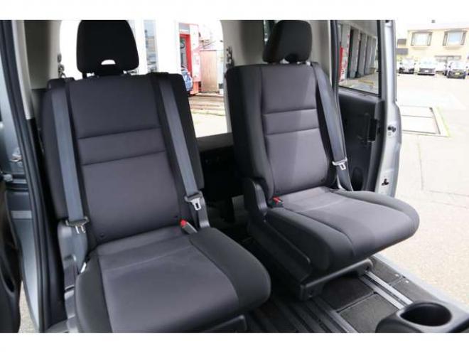 セレナ2.0 B 4WD　純正CDプレイヤー アラウンドビューモニター　前側純正ドラレコ　サイドビューモニター　エマージェンシーブレーキ　車線逸脱警報　ミラーヒーター 2000