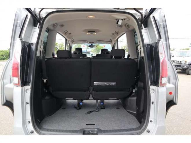 セレナ2.0 B 4WD　純正CDプレイヤー アラウンドビューモニター　前側純正ドラレコ　サイドビューモニター　エマージェンシーブレーキ　車線逸脱警報　ミラーヒーター 2000