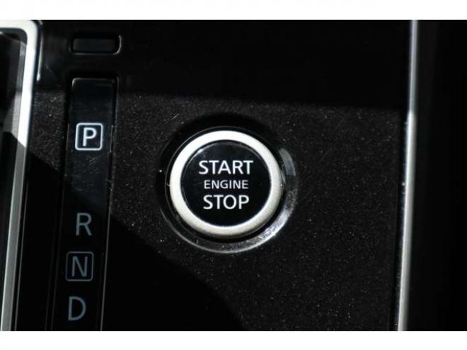 セレナ2.0 B 4WD　純正CDプレイヤー アラウンドビューモニター　前側純正ドラレコ　サイドビューモニター　エマージェンシーブレーキ　車線逸脱警報　ミラーヒーター 2000
