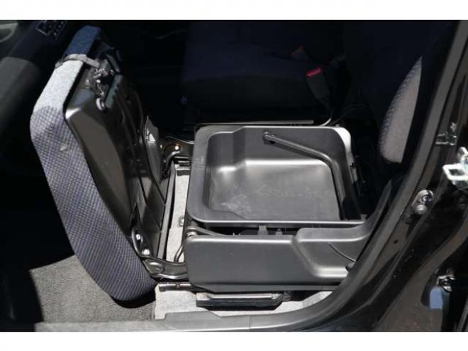 ワゴンRハイブリッド FX セーフティパッケージ装着車 4WD　純正CDプレイヤー　ヘッドアップディスプレイ　レーダーブレーキサポート　横滑り防止　シートミラーヒーラー　車線逸脱警報　ワンオーナー 660