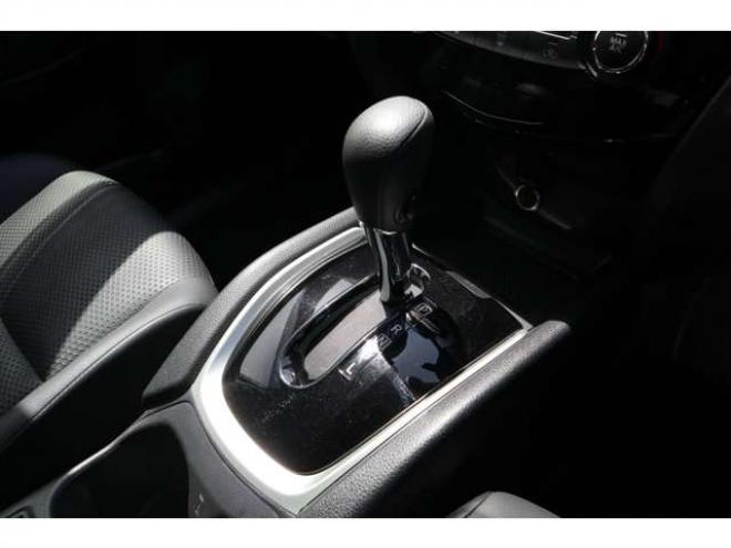 エクストレイル2.0 20S エマージェンシーブレーキパッケージ 2列車 4WD　社外ナビ　ETC シートヒーター　ヒルディセントコントロール　車線逸脱警報機能　エマージェンシーブレーキ 2000