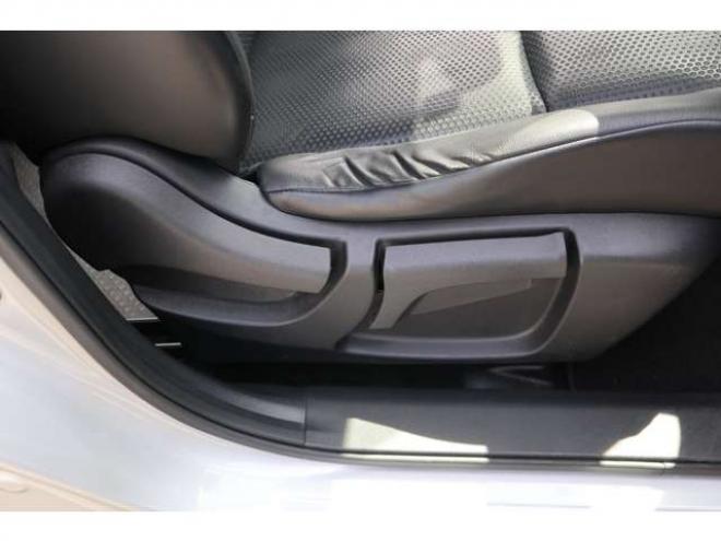 エクストレイル2.0 20S エマージェンシーブレーキパッケージ 2列車 4WD　社外ナビ　ETC シートヒーター　ヒルディセントコントロール　車線逸脱警報機能　エマージェンシーブレーキ 2000