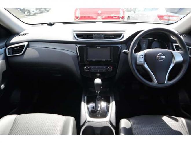 エクストレイル2.0 20S エマージェンシーブレーキパッケージ 2列車 4WD　社外ナビ　ETC シートヒーター　ヒルディセントコントロール　車線逸脱警報機能　エマージェンシーブレーキ 2000