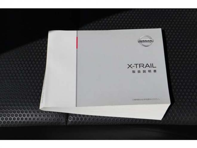 エクストレイル2.0 20S エマージェンシーブレーキパッケージ 2列車 4WD　社外ナビ　ETC シートヒーター　ヒルディセントコントロール　車線逸脱警報機能　エマージェンシーブレーキ 2000