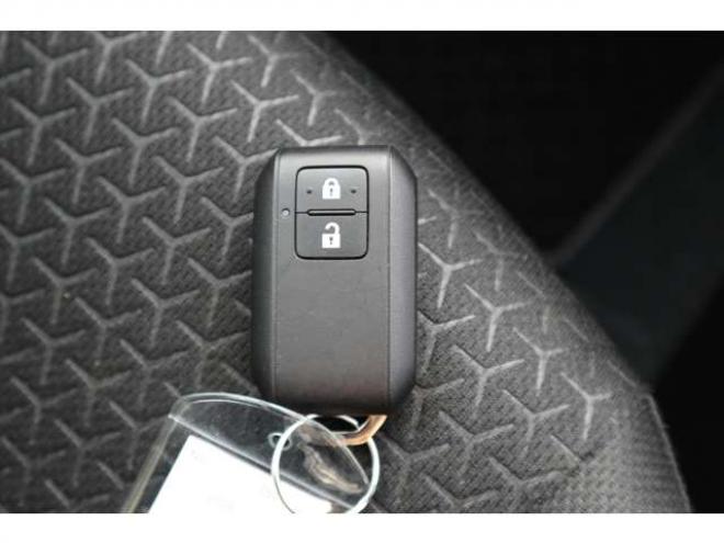 スイフト1.2 XL セーフティパッケージ装着車 4WD　CDプレイヤー　シートヒーター　パドルシフト　オートライト　アダプティブクルーズコントロール　車線逸脱警報 1200