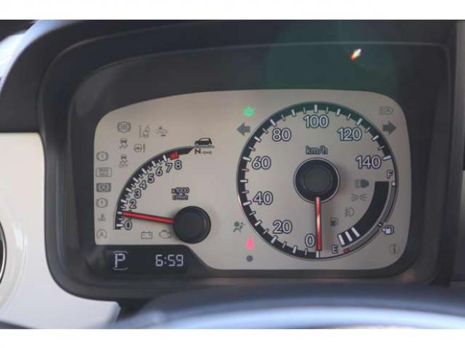 N-ONEオリジナル 4WD　シートヒーター　電動パーキングブレーキ　LEDヘッドライト　アダプティブクルーズコントロール　パーキングセンサー　ナビ装着車用スペシャルパッケージ 660