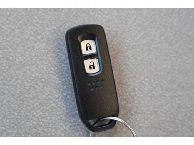 N-ONEオリジナル 4WD　シートヒーター　電動パーキングブレーキ　LEDヘッドライト　アダプティブクルーズコントロール　パーキングセンサー　ナビ装着車用スペシャルパッケージ 660