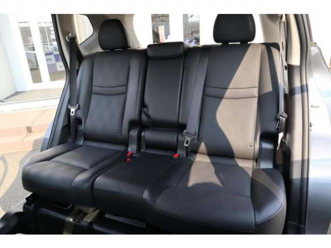 エクストレイル2.0 20X 2列車 4WD　社外ナビ　バックカメラ　電動バックドア　ハンズフリー　LEDヘッドライト　ヒルディセントコントロール 2000