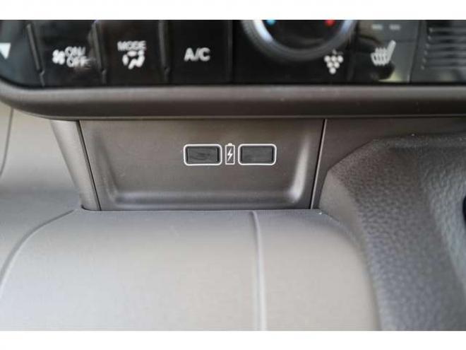 N-WGNL ホンダ センシング 4WD　社外フルセグナビ　バックカメラ　ETC　シートミラーヒーター　電動パーキング　ブレーキホールド　　オートライト　アダプティブクルーズコントロール　レーンキープアシスト 660