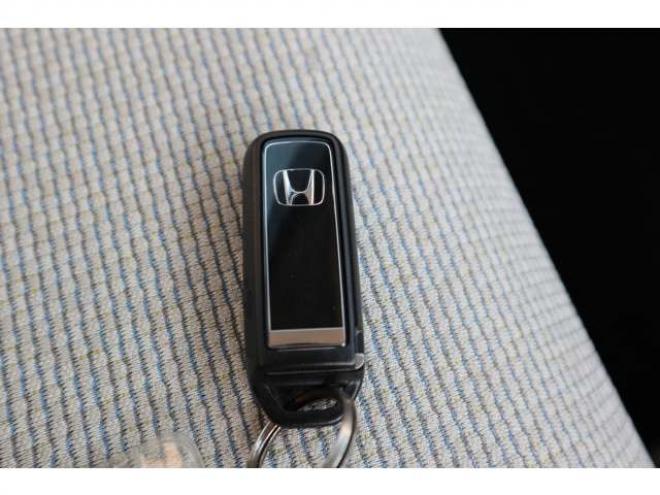 N-WGNL ホンダ センシング 4WD　社外フルセグナビ　バックカメラ　ETC　シートミラーヒーター　電動パーキング　ブレーキホールド　　オートライト　アダプティブクルーズコントロール　レーンキープアシスト 660
