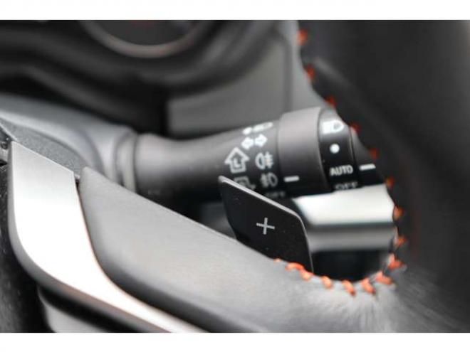XV2.0i-L アイサイト 4WD　ナノイー付き純正フルセグナビ　バックカメラ　サイドビューモニター　電動パーキングブレーキ　アダプティブクルーズコントロール　ミラーヒーター　純正前側ドラレコ 2000