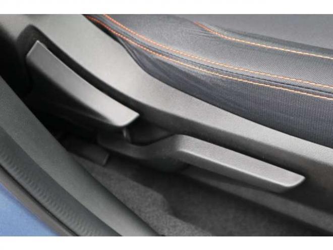 XV2.0i-L アイサイト 4WD　ナノイー付き純正フルセグナビ　バックカメラ　サイドビューモニター　電動パーキングブレーキ　アダプティブクルーズコントロール　ミラーヒーター　純正前側ドラレコ 2000