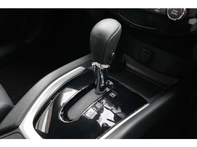 エクストレイル2.0 20X 2列車 4WD　純正フルセグナビ　アラウンドビューカメラ　ETC　全席シートヒーター　ミラーヒーター　エマージェンシーブレーキ　横滑り防止装置 2000