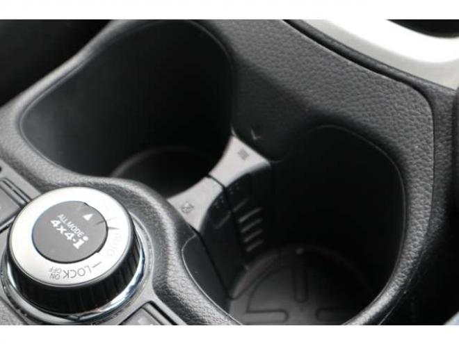 エクストレイル2.0 20X 2列車 4WD　純正フルセグナビ　アラウンドビューカメラ　ETC　全席シートヒーター　ミラーヒーター　エマージェンシーブレーキ　横滑り防止装置 2000