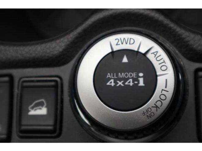 エクストレイル2.0 20X 2列車 4WD　純正フルセグナビ　アラウンドビューカメラ　ETC　全席シートヒーター　ミラーヒーター　エマージェンシーブレーキ　横滑り防止装置 2000