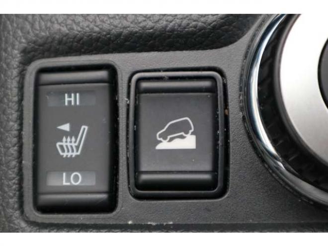 エクストレイル2.0 20X 2列車 4WD　純正フルセグナビ　アラウンドビューカメラ　ETC　全席シートヒーター　ミラーヒーター　エマージェンシーブレーキ　横滑り防止装置 2000