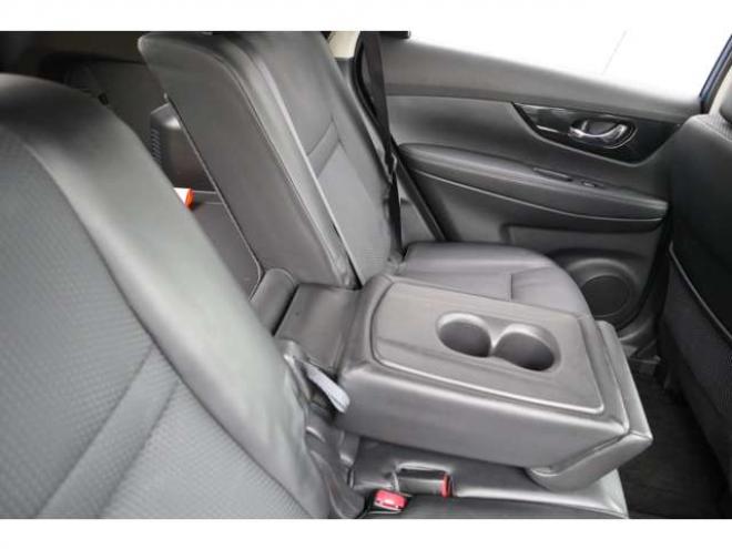 エクストレイル2.0 20X 2列車 4WD　純正フルセグナビ　アラウンドビューカメラ　ETC　全席シートヒーター　ミラーヒーター　エマージェンシーブレーキ　横滑り防止装置 2000