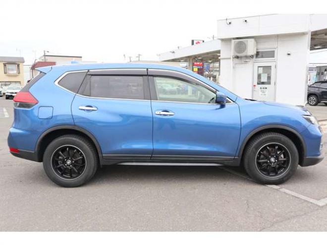 エクストレイル2.0 20X 2列車 4WD　純正フルセグナビ　アラウンドビューカメラ　ETC　全席シートヒーター　ミラーヒーター　エマージェンシーブレーキ　横滑り防止装置 2000