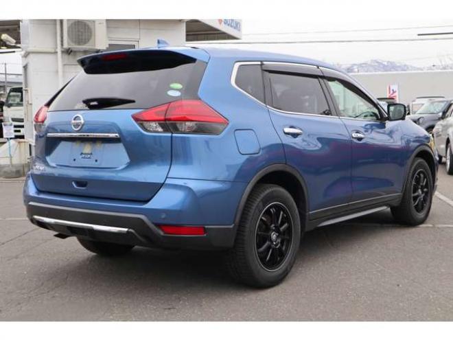 エクストレイル2.0 20X 2列車 4WD　純正フルセグナビ　アラウンドビューカメラ　ETC　全席シートヒーター　ミラーヒーター　エマージェンシーブレーキ　横滑り防止装置 2000